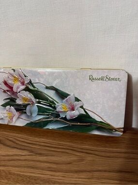 Russell Stover hinged tin